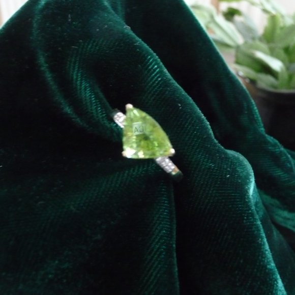 2.63ct lime green Cuprian Tourmaline - Picture 2 of 3